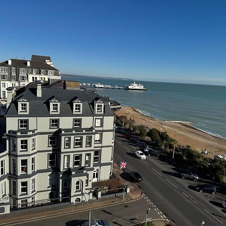 Oyo West Rocks Townhouse Hotel Eastbourne Exterior photo