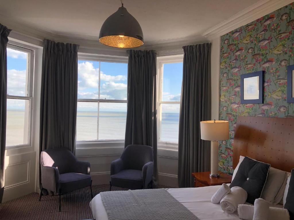 Oyo West Rocks Townhouse Hotel Eastbourne Exterior photo