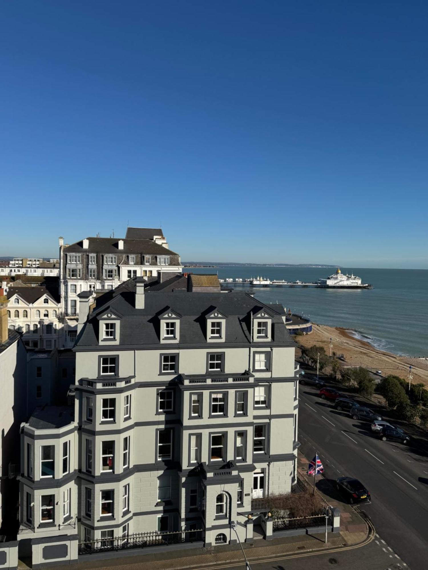 Oyo West Rocks Townhouse Hotel Eastbourne Exterior photo