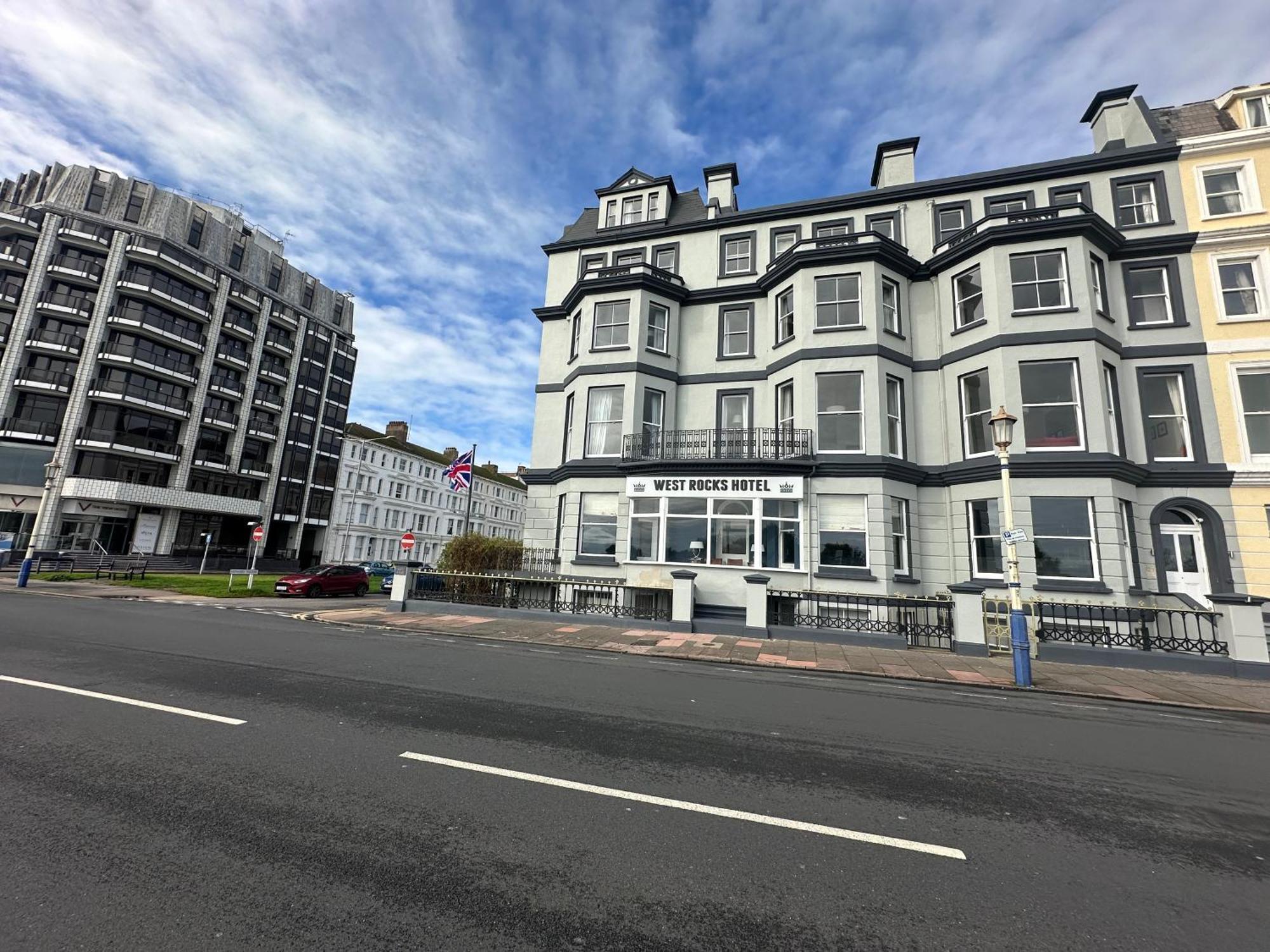 Oyo West Rocks Townhouse Hotel Eastbourne Exterior photo