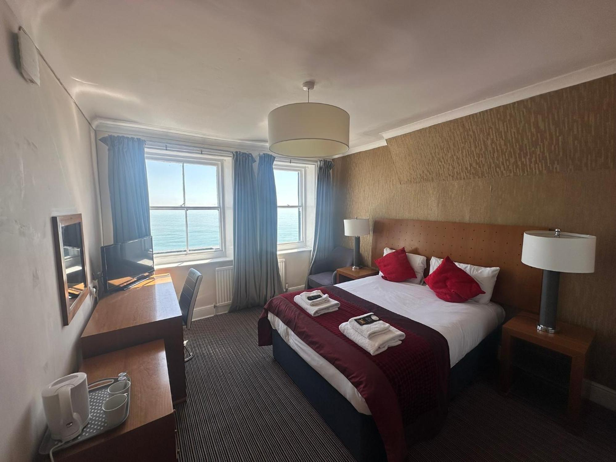 Oyo West Rocks Townhouse Hotel Eastbourne Exterior photo