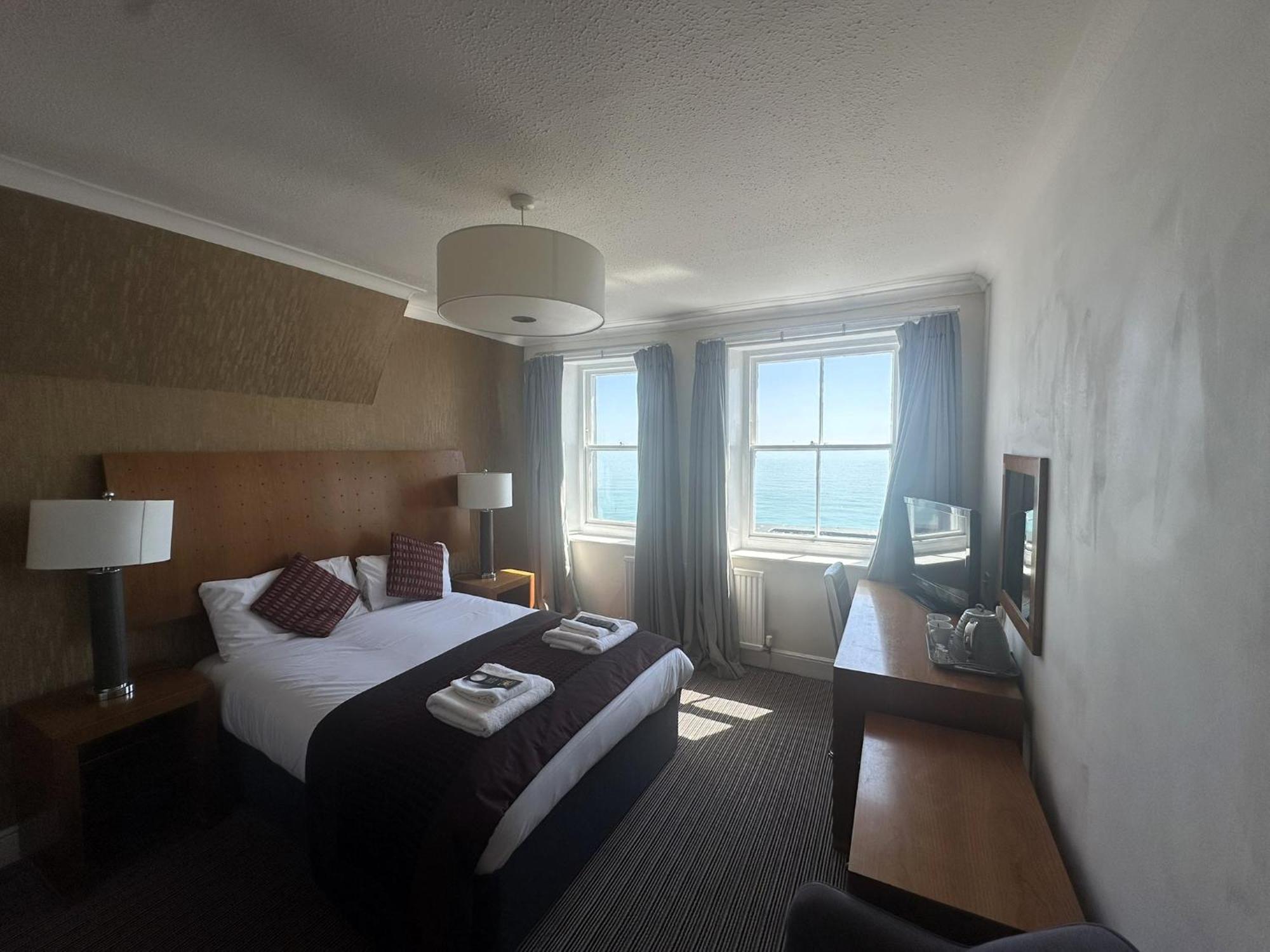 Oyo West Rocks Townhouse Hotel Eastbourne Exterior photo