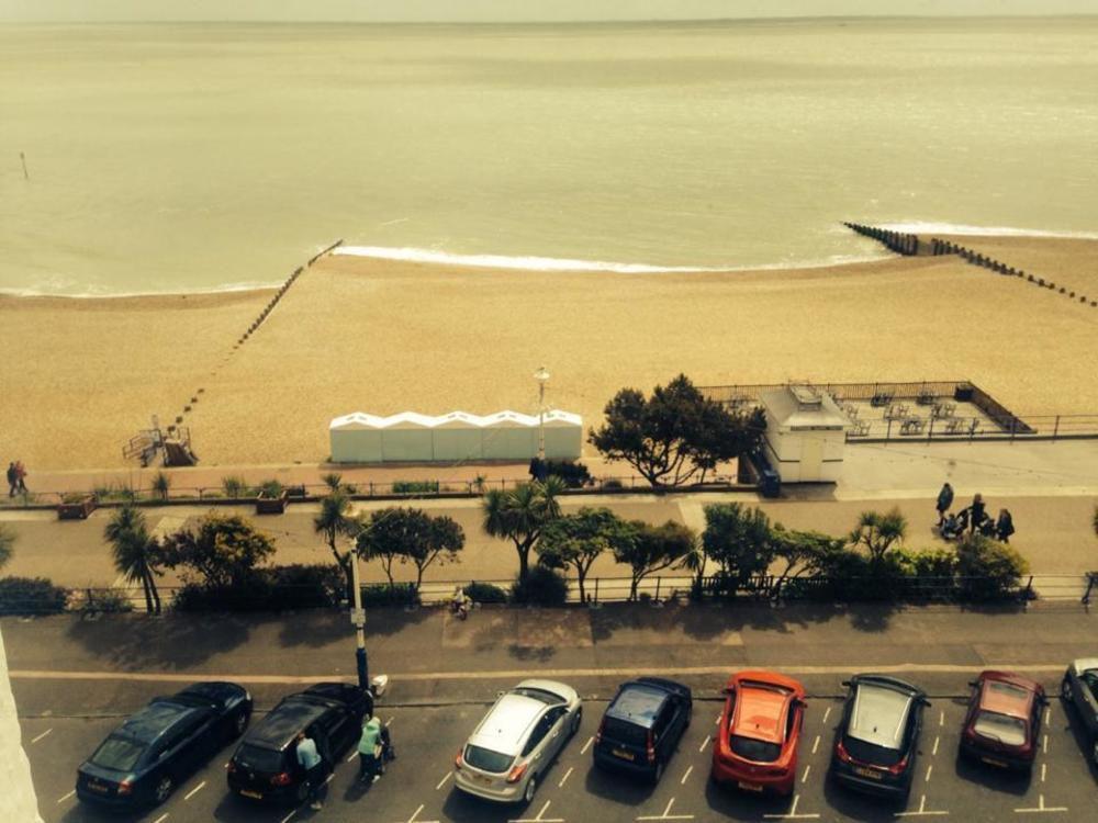 Oyo West Rocks Townhouse Hotel Eastbourne Exterior photo
