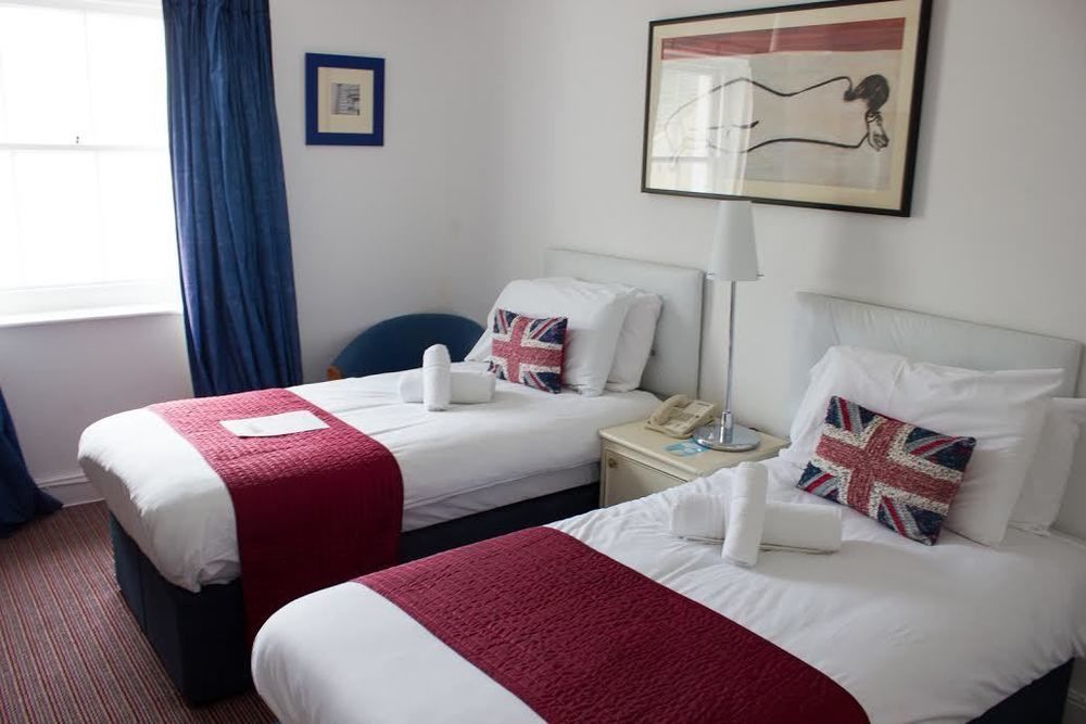 Oyo West Rocks Townhouse Hotel Eastbourne Exterior photo